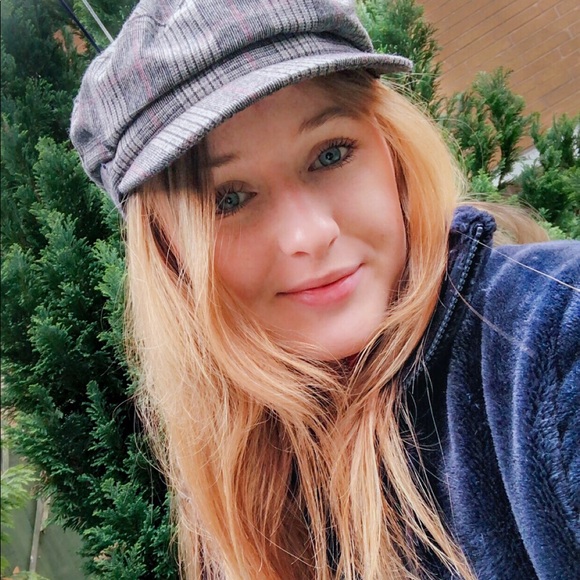 Meet your Posher, Mairead - Picture 1 of 1